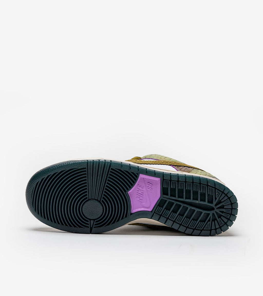 Nike SB Dunk Low Alexis Sablone Chameleon