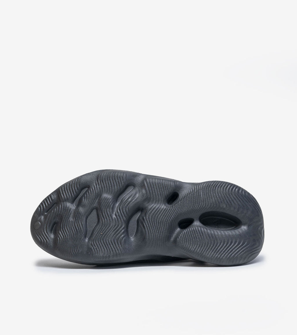 adidas Yeezy Foam RNR Carbon